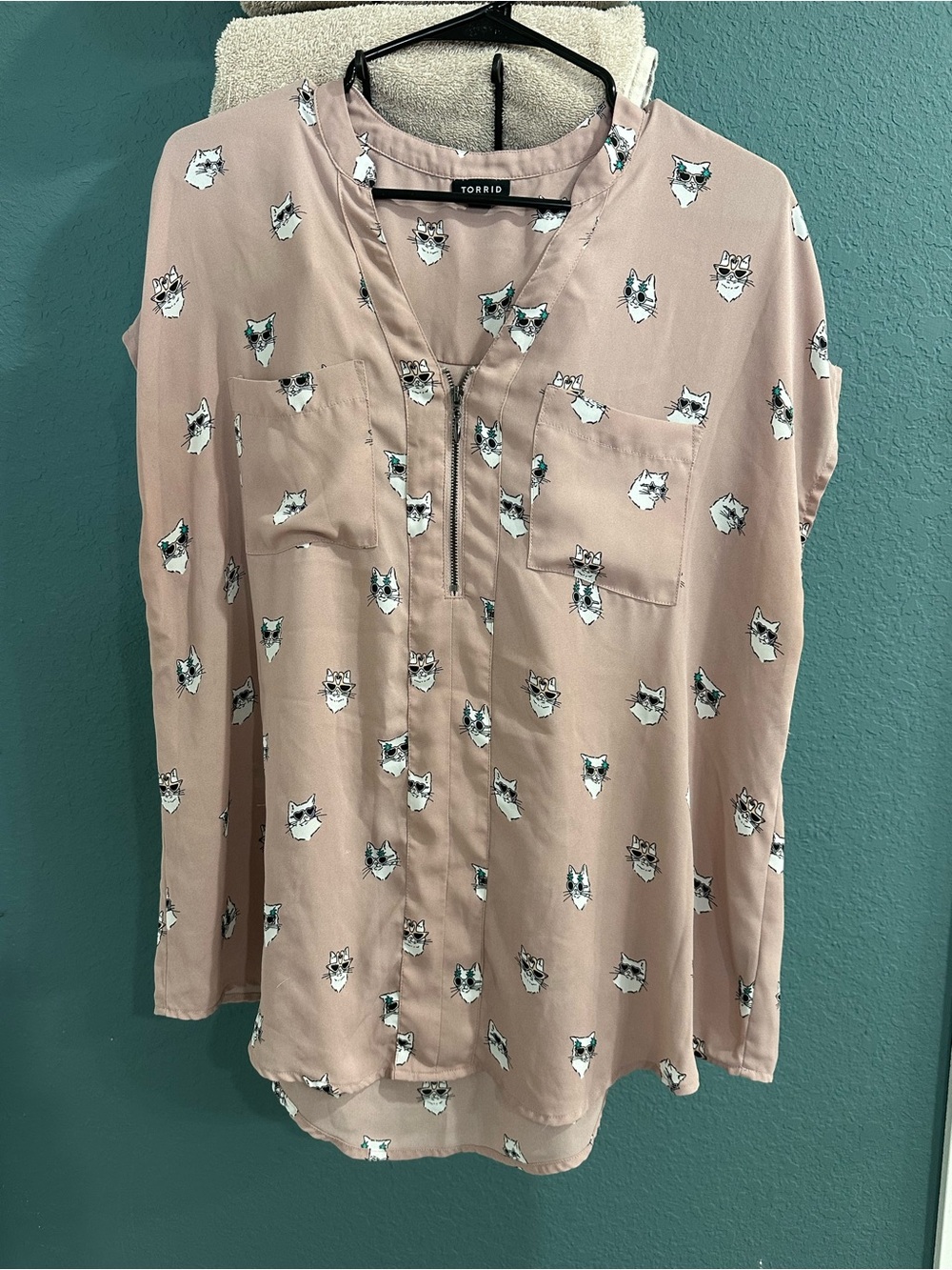 torrid Mauve Cat-Print Zip V-Neck Blouse